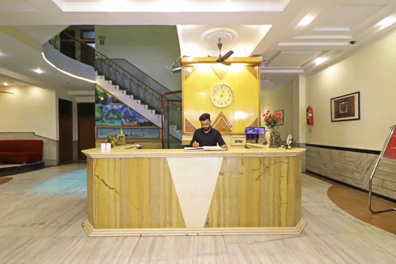 Silver Shine New Delhi - Comfort Stay Екстериор снимка